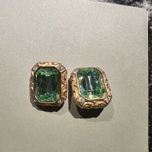 Emerald clip-on earrings